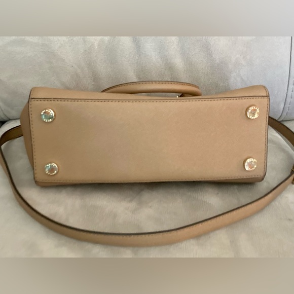 Michael Kors Selma Bag, Medium - Picture 5 of 10
